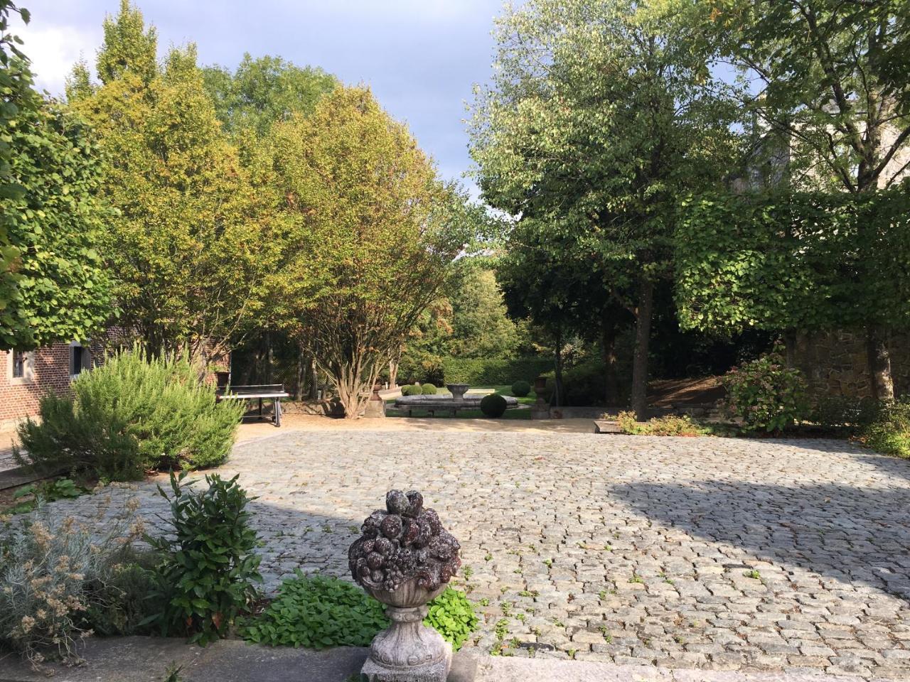Les Confidences De Messire Sanglier, Stylished Guest Houses Beauraing Exterior foto